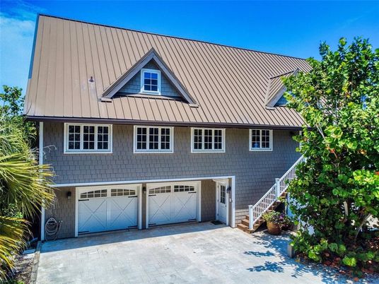 Attached, Exterior, Facade, Cape Cod