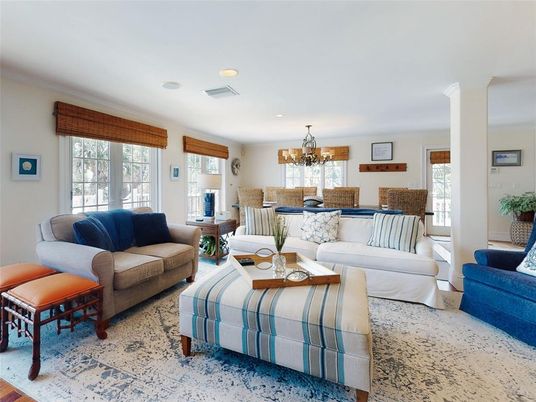 Chandelier, Dining room, Interior, Living room, Recessed Lighting