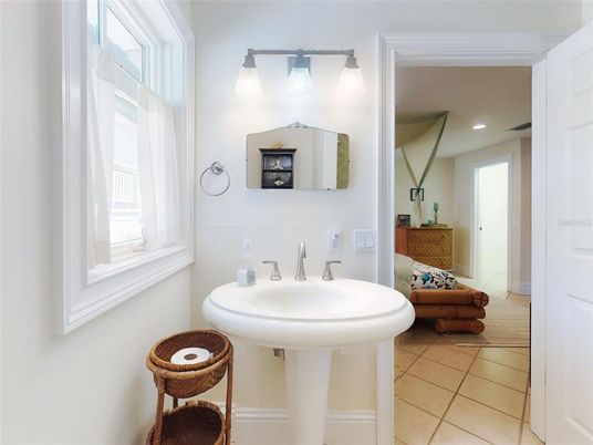 Bathroom, Interior, Recessed Lighting
