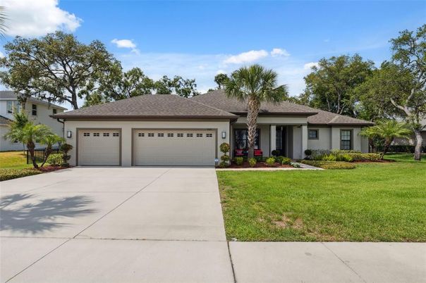 Attached, Exterior, Facade, Ranch