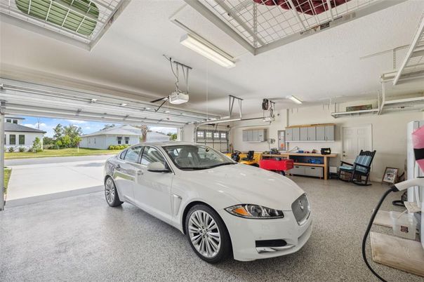 Garage, Interior