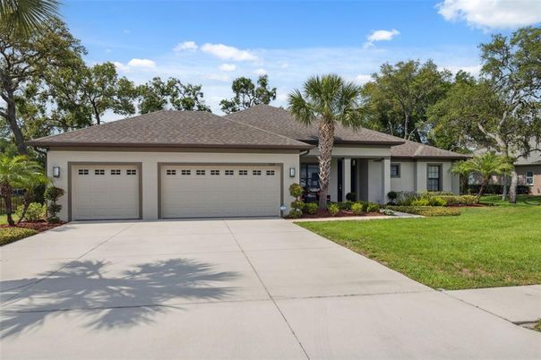 Attached, Exterior, Facade, Ranch