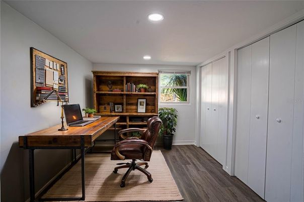Home Office, Interior, Recessed Lighting, Wood Texture Flooring