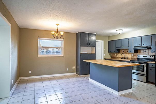 Chandelier, Interior, Kitchen
