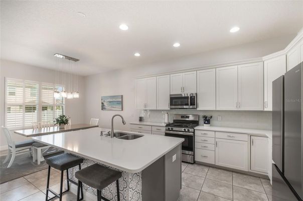 Dining room, Interior, Kitchen, Pendant Lights, Recessed Lighting, Stainless Steel Appliances