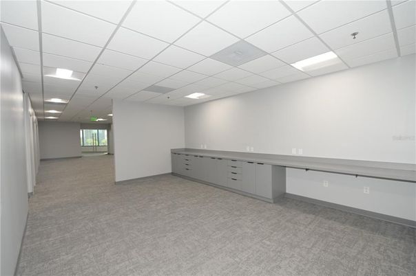 Empty room, Interior, Recessed Lighting
