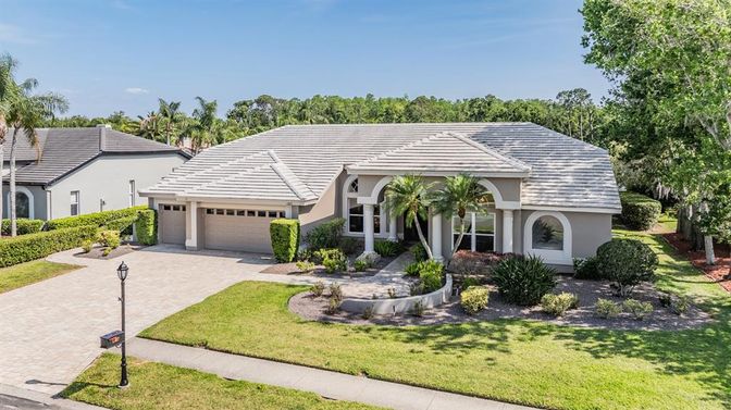 Attached, Exterior, Facade, Mediterranean