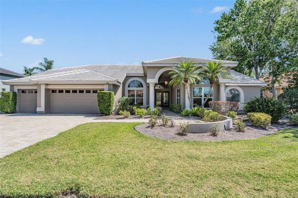 Attached, Exterior, Facade, Ranch