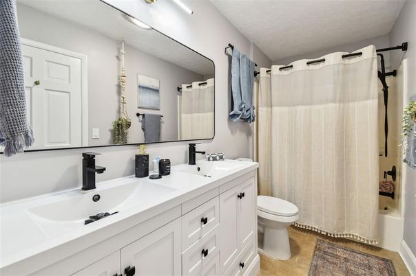 Bathroom, Dual Sink Vanities, Interior
