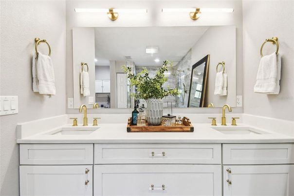 Bathroom, Dual Sink Vanities, Interior, Recessed Lighting