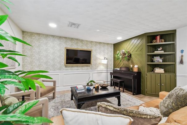 Interior, Living room, Piano, Recessed Lighting, Wood Texture Flooring