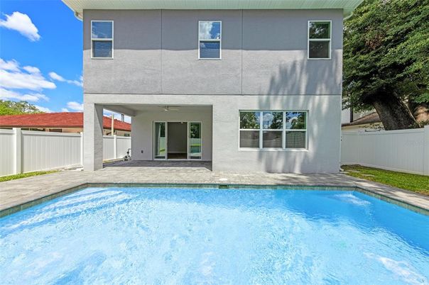Exterior, Pool