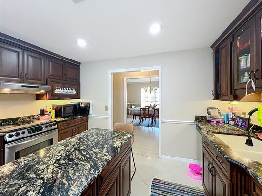 Chandelier, Dining room, Interior, Kitchen, Recessed Lighting, Stainless Steel Appliances