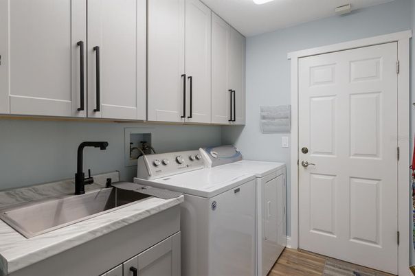Interior, Washer, Wood Texture Flooring