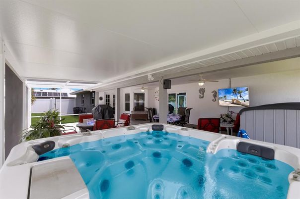 Hot Tub, Interior