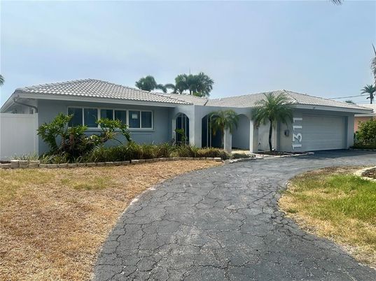 Attached, Exterior, Facade, Ranch