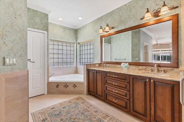 Bathroom, Dual Sink Vanities, Interior, Recessed Lighting