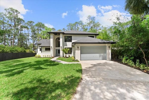 Attached, Backyard, Exterior, Facade, Modern