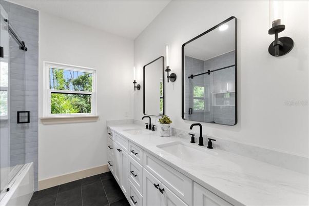 Bathroom, Dual Sink Vanities, Interior, Recessed Lighting