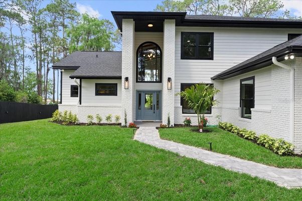 Backyard, Exterior, Facade, Raised Ranch