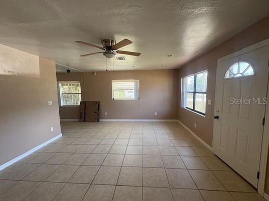 Empty room, Interior, Recessed Lighting