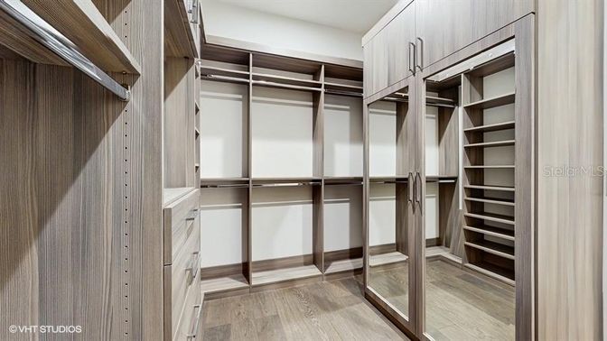 Interior, Walk-in Closets, Wood Texture Flooring