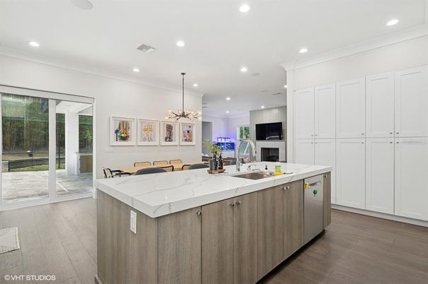 Dining room, Interior, Kitchen, Pendant Lights, Recessed Lighting, Wood Texture Flooring
