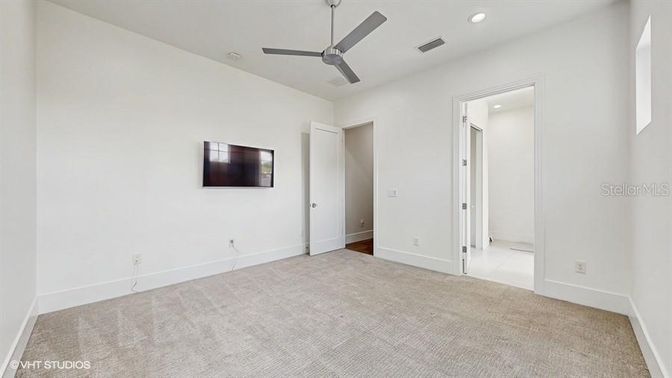 Empty room, Interior, Recessed Lighting