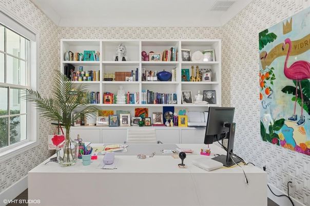 Home Office, Interior