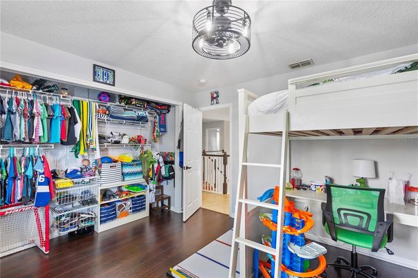 Interior, Walk-in Closets, Wood Texture Flooring