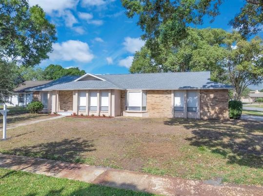 Backyard, Exterior, Facade, Brick Facade, Ranch