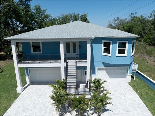 Attached, Exterior, Facade, Raised Ranch