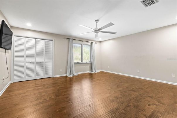 Empty room, Interior, Recessed Lighting, Wood Texture Flooring