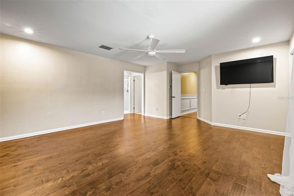 Empty room, Interior, Recessed Lighting, Wood Texture Flooring
