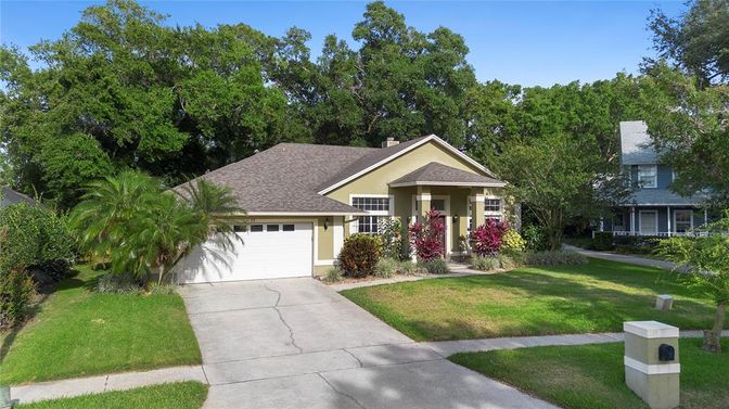 Attached, Exterior, Facade, Ranch