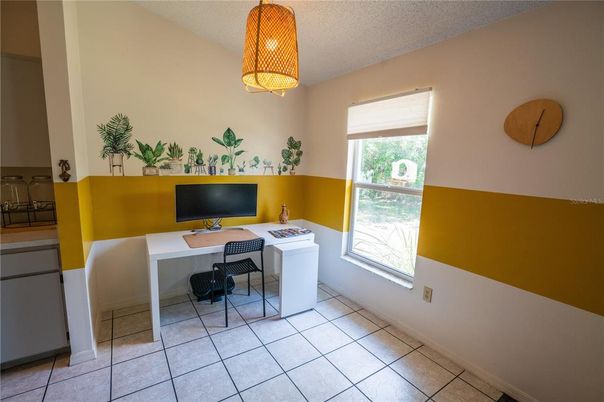 Home Office, Interior