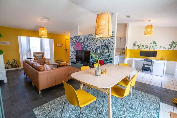 Dining room, Interior, Living room, Pendant Lights