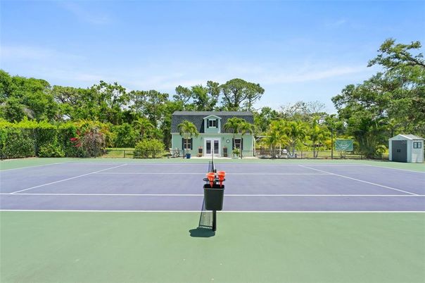 Exterior, Tennis Courts
