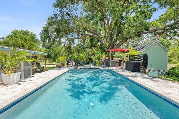 Exterior, Pool