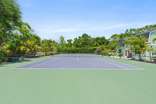 Exterior, Tennis Courts