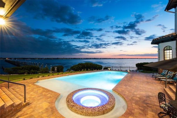 Exterior, Pool, Water