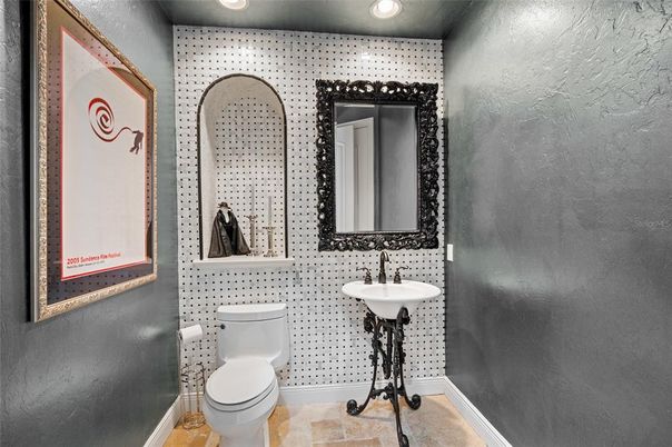 Bathroom, Interior, Recessed Lighting