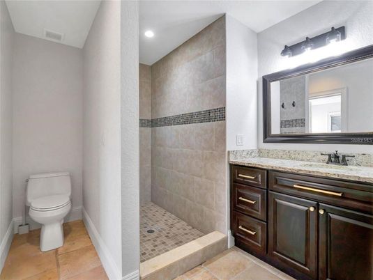 Bathroom, Interior, Recessed Lighting