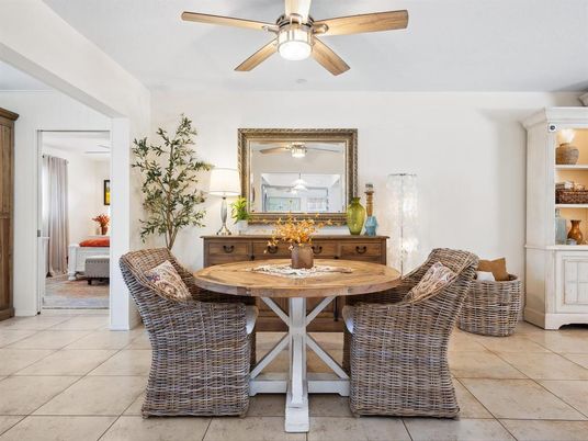 Dining room, Interior