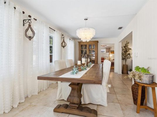 Chandelier, Dining room, Interior