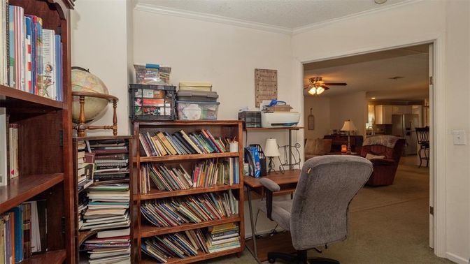 Home Office, Interior