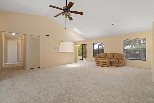Empty room, Interior, Recessed Lighting