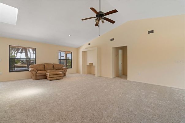 Empty room, Interior, Recessed Lighting