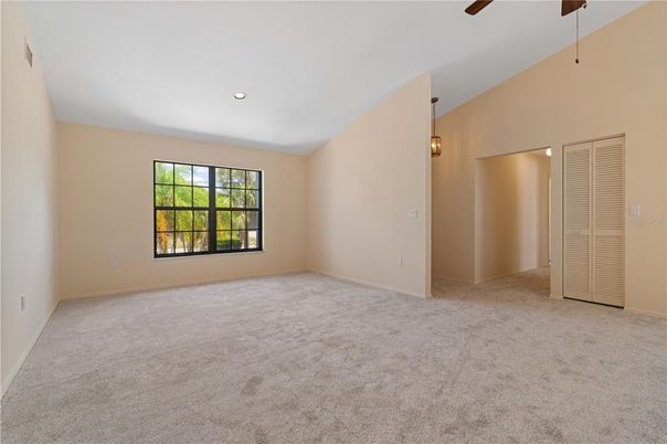 Empty room, Interior, Recessed Lighting