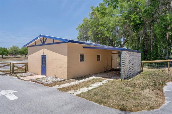 Backyard, Exterior